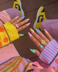 Youtube Style, Hawaiian Nails, Newyear Gift, Rave Nails, Inspiration Story, Summer Nails 2023, Nail Design Glitter, Hippie Nails, Pandora Ring