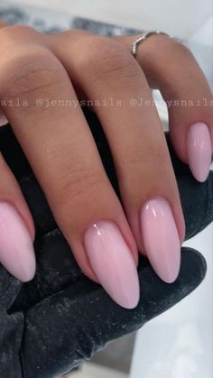 Simple Almond Nails, Almond Nails Pink, Classy Acrylic Nails, Cute Gel Nails, New Nail, Oval Nails, Clean Nails