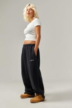 Add a wide silhouette to your joggers rotation with this pair by iets frans... Soft jersey in a super-relaxed fit, complete with an elasticated waist and side pockets. Finished with a stitched logo detail to one side. Only at UO. **Content + Care** \- 100% Cotton \- Machine wash **Size + Fit** \- Model is 169cm/5'6.5" and wearing size Small | iets frans... Harri Baggy Joggers - Black 2XS at Urban Outfitters Urban Outfitters Joggers, Iets Frans Joggers Outfit, Baggy Joggers Outfit, Iets Frans Joggers, Urban Outfitters Sweatpants, Sweatpants Fits, Baggy Joggers, Jogging Outfit, France Outfits