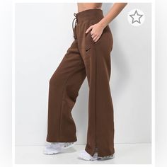 Casual Brown Wide Leg Sweatpants, Nike Sweatpants Brown, Brown Wide Leg Sweatpants With Pockets, Brown Sweatpants Nike, Sweatpants Brown, Comfortable Brown Sweatpants With Pockets, Athletic Pants Womens, Black Athletic Pants, Wide Leg Leggings