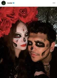 ¿Hay algo que no se le vea bien? Devil Makeup, Halloween Parejas, Duo Halloween Costumes, Chic Halloween