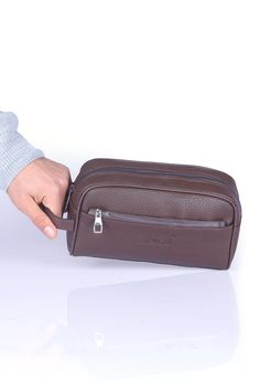 Groomsmen Gift, Men's Travel Case, Groomsmen Proposal, Leather Toiletry Bag, Dopp Kit, Men's Shaving Kit, Mens Toiletry Bag, Bridesmaid Gift This impressive product designed by STYLISHandMODERN comes to your door. Due to its large capacity, it meets all your needs and is with you on your travels. Used as a traditional groomsman gift. Thanks to its waterproof feature, it allows you to safely use and carry your personal belongings without getting wet. Stylish design and handle, with a wonderful soft touch, make our product stand out. It is made of artificial leather and has a single compartment  Easy to use due to its carrying handle, it is also a widely used product that is considered as a gift for Valentine's Day, Father's Day, birthday, anniversary. A wonderful product that will make your Product Stand, Mens Toiletry Bag, Shaving Kit, Leather Toiletry Bag, Groomsman Gift, Groomsmen Proposal, Mens Travel, Personal Belongings, Toiletry Kit