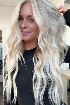 Platinum Blonde With Dark Blonde Lowlights Blond Hair Extensions, Platinum Blonde Hair Ideas, Bright Blonde Hair, Buttery Blonde, Blonde Hair Ideas, Creamy Blonde, Blonde Hair Inspiration, Haircuts For Curly Hair