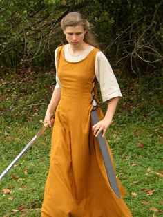 How To Wear Belts, Fair Costume, Costume Viking, Battle Dress, Easy Costume, Viking Costume, Boho Styl