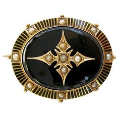 Wonderful VICTORIAN 14K GOLD Mourning Pin Locket. This has a glass back that would have housed a lock of hair or a picture of your loved one that had passed on. Looks like it has not been used, amazing quality and workmanship on this piece. Black onyx & gold work all over the piece. Center Seed Pearl motif on top of what looks to be black onyx or jet, but I believe it's black onyx. 8 Seed pearls around the outside and the center has 5 seed pearls. I see a tiny sliver of separation in the gold at Antique Art Deco Jewelry, Hair Locket, Necklaces Black, Enamel Locket, Victorian Brooch, Jewelry Victorian, Victorian Locket, Gold Brooch, Gold Locket