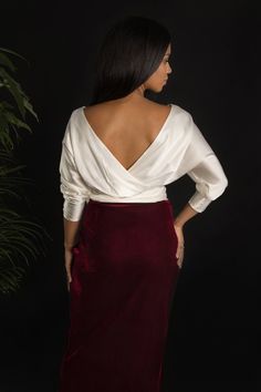 ~ DESCRIPTION ~ Ecru blouse made from silk satin fabric. This blouse can be worn two ways: with v-neck on the front or back. Perfect for both for modest wedding and casual outfits. Made upon request, we need 14 days to make and ship. 95% silk , 5% elastane ~ SIZING ~ Regular sizes XS - chest 88 cm, waist 64 cm, length 44 cm S - chest 93, waist 68 cm, length 45 cm M - chest 96 cm, waist 72 cm, length 46 cm L - chest 100 cm, waist 76 cm, length 47 m Remember that we can also make it custom to fit Wedding Separates, Neck Bow Tie, Boat Neck Blouse, Bow Tie Blouse, Bridal Tops, Silk Satin Fabric, Blouse Silk, Neck Bow, Satin Blouse