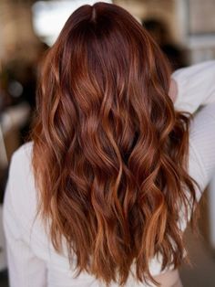 Red Chocolate Hair, Slightly Wavy Hair, Red Hair Styles, Light Auburn Hair, Medium Brown Hair, Red Chocolate, Chocolate Hair