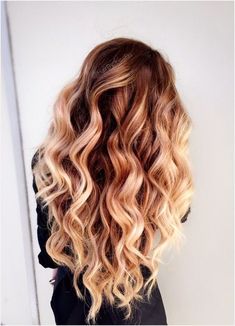 Shadow Root Blonde, Long Beach Waves, Honey Blond, Blond Balayage, Beach Wave Hair, Honey Blonde Hair, Honey Blonde, Blonde Balayage, Beach Hair