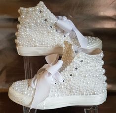 White Pearl Wedding Shoes With Round Toe, White Pearl Wedding Shoes For Bridal Shower, Tenny Shoes, Pearl Sneakers, Bling Wedding Shoes, Bow Tying, Bridal Wedges, Converse Wedding, Brides Shoes