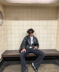 Men’s Grunge Fashion, Sirius Black Marauders Era, Black Male Fashion, Tiktok Business, Rockstar Fashion, Style Tiktok, Rock Star Outfit, Mode Ulzzang, Guys Fits