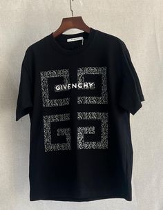 Givenchy Tshirt, Girls Top, Shirts Design, Men Shirt Style, Men's Knit, Men Clothing, Boys T Shirts