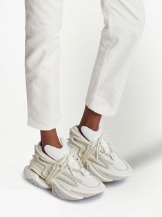 Nodding to Balmain's penchant for bold silhouettes, the Unicorn sneakers are distinguishable for their panelled design and chunky rubber sole. Reimagined for SS23, the pair is seen here in a white colourway for added irreverence. Balmain Unicorn, Balmain Sneakers, Balmain Shoes, Sneakers Multicolor, Balmain Men, Basket Noir, White Sneakers Women, Latest Sneakers, Ralph Lauren Outfits