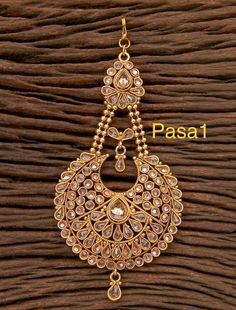 Handmade Item Antique Gold Finish Polki Pasa Elegant Look Antique Hair Clip Key Features Pasa 1 Size Height = 135 mm || Width = 60 mm Pasa 2 Size Height = 120 mm || Width = 54 mm Pasa 3 Size Height = 130 mm || Width = 70 mm Pasa4 Size Height = 120 mm || Width = 50 mm Side Tikka, Tikka Indian Jewelry, Elegant Look, Pakistani Wedding, Indian Hairstyles, Indian Jewelry, Hair Jewelry, Gold Finish, Antique Gold