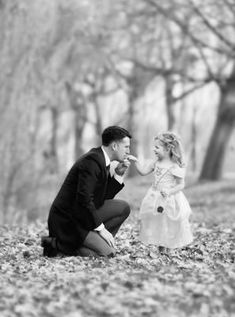 Hunters Wedding, Family Wedding Pictures, Father Daughter Wedding, Amber Wedding, Wedding Photo List, Wedding Pic