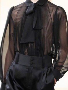 Tie Streetwear, Streetwear 2024, Streetwear 2023, Incerun Men, Bouchra Jarrar, Masc Outfits, Casual Tie, Pleated Shirt, Zoe Kravitz