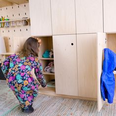 Concealed, dedicated storage Store students’ belongings or classroom supplies in spacious and private lockers. Each individual locker has two adjustable, removable shelves and two pegs for hanging items. Play Therapy Room, Hanging Items, Storage Locker, Removable Shelves, Play Therapy, Therapy Room, Classroom Supplies, Storage Boxes, Lockers