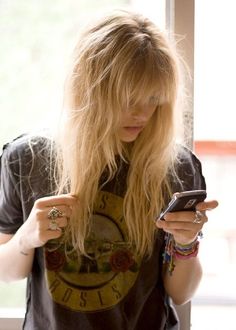 Blonde Fringe, Scene Girl, How To Style Bangs, Long Blonde, Long Blonde Hair, Grunge Hair, Hair Dos, Messy Hairstyles