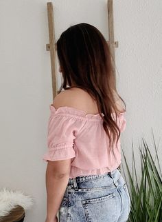 The cutest crop top for spring and summer! This fit is very comfortable around the arms and waist. The ruffle detail gives it that fun a flirty look we love. This top goes perfect with white or blue denim. Color: Pink Model Specs: (wearing medium) Height 5'2" Bust 36" Waist 29" Hips 41" - True to size - Adjustable tie - Elastic waist band 65% Polyester 35% Cotton *Refer to size chart or contact us for any further questions. Pink Model, Ruffle Crop Top, Denim Color, Cute Crop Tops, Waist Band, Off Shoulder Blouse, The Cutest, Blue Denim, Elastic Waist