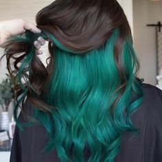 Hair Dye Patterns, Under Hair Dye, Under Hair Color, Black And Green Hair, Hair Dyed Underneath, Hidden Hair Color, Half Dyed Hair, Peekaboo Hair Colors, Dark Green Hair