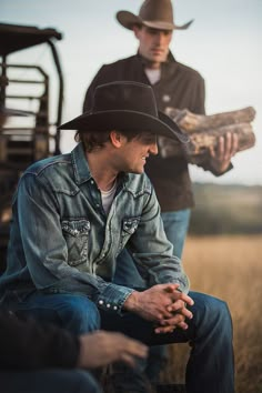 Cowboy Outfit Men, Country Outfits For Men, Country Man, Cowboy Aesthetic, Wrangler Cowboy Cut, Cowboys Men, Western Denim Shirt, Cowboy Up, Cowboy Outfits