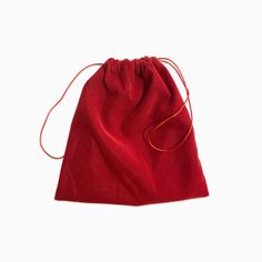 Looking for a reliable and high-quality dust bag made right here in the USA? 🇺🇸  Look no further than our handmade dust bags!  Expertly crafted from locally sourced premium velvet, these bags are the perfect solution for protecting your favorite items like handbags, clothing, and sneakers.  With a sturdy closure made from double satin strings, you can trust that your belongings will stay safe and secure.  Our dust bags are the best on the market for keeping your items in pristine condition, in High End Handbags, Sneaker Storage, Shoe Storage Bags, Custom Gift Bags, Handbag Storage, Mk Bags, Handcrafted Bags, Premium Packaging, Packaging Gift