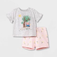 Keep your darling's looks as sweet as she is by dressing her up in this Hasbro Peppa Pig Top and Bottom Set. This two-piece clothing set for baby girls includes a short-sleeve gray jersey top featuring Peppa Pig enjoying a tree swing, and white and yellow floral-print pink shorts for a cute combination. The sleeves of the top are adorned with ruffles for adorable flair and come with shoulder buttons for quick dressing and changing while the pull-on shorts come with a rolled-up hem for added styl Gray Playwear Sets For Summer, Spring Cotton Sets In Gray, Peppa Pig Clothes, Peppa Pig Shirt, Peppa Pig Outfit, Pig Clothes, Woman Costumes, Pig Shirt, Top And Bottom Set