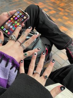 Nail Polish Black And White, Gf And Gf Matching Nails, Matching Couple Manicure, Aesthetic Matching Nails, Nails Emo