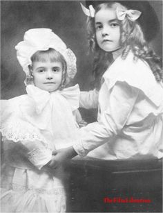 Dorothy and Lillian Gish in the late 1800s. Dorothy Gish, Lillian Gish, Mary Pickford, Silent Film Stars, Hollywood Actress, Vintage Printable, Silent Movie, Silent Film, Historical Clothing