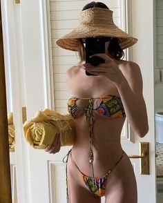 Trajes Kylie Jenner, Push Up Swimsuit, Costume Intero, Swim Suit, Kendall Jenner, Eos, Summer Vibes, Fashion Inspo Outfits, String Bikinis