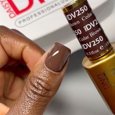 Brown Dip Nail Colors, Dnd Spiced Brown, Fall Nail Dnd Colors, Dnd Chocolate Nails, Dnd Gel Polish Colors Brown, Fall Colors Short Nails, Dnd Brown Nails, Brown Dnd Gel Polish, Dnd Gel Nail Polish Fall Colors