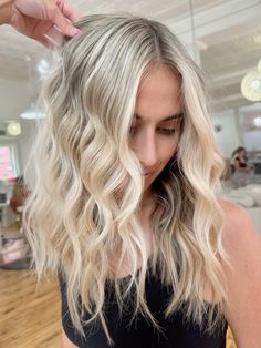 #blondehaircolor #blonde #highlights #summerhair Hair 2024, Short Blonde Hair, Ash Blonde, Blonde Hair Color, Hair Highlights, Summer Hairstyles, Wavy Hair