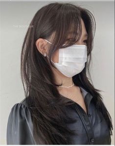 Simple and Stylish Korean Hairstyles for Beginners Asian Bangs Medium Hair, Asian Long Curtain Bangs, Asian Hair With Curtain Bangs, Korean S Shape Bangs, Kpop Layered Hair, Korean Haircut Female, Layered Asian Hair Medium, Layered Hair For Oval Face, Chinese Curtain Bangs