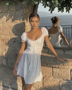 Dainty Dress Outfit, Short Sundress, White Dress Outfit, Dainty Dress, Looks Pinterest, European Summer Outfits, White Summer Dress, Dresses Aesthetic