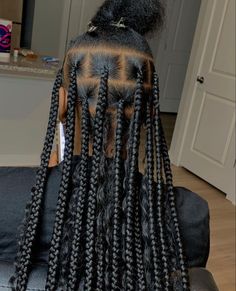 Jumbo Knot Less Box Braids, Big Jumbo Knotless Braids, X Large Knotless Box Braids, Large Knotless Braids Parting, Big Knotless With Curls, Large Medium Knotless Braids, Large Knotless Braids Parting Pattern, Big Knotless Box Braids With Curls, Jumbo Knotless Box Braids With Curls