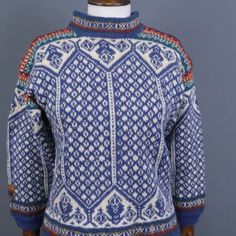 -Condition:This Item Has Been Gently Used And Is In Good Condition, Despite Some Visible Spots Due To Previous Use. -Tagged Size: Is Missing, Please Check For The Measurements! -Measurements Length:60cm Pit To Pit: 48cm Sleeve : 43cm Dale Of Norway, Blue Snowflakes, Wool Knit, Measurement Length, Pullover Sweater, Norway, Pullover Sweaters, Sweater Sizes, Skiing