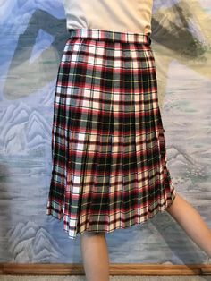 "Vintage Checkered Skirt 80s Women White Red Skirt Tartan Skirt Wool Blend Kilt Pleated Skirt Size Medium to Large High Waist Skirt Label size: EUR 40 Estimated size: M/L Material: 67% Polyester; 33%Songerfasern Measurements: Length: 25,5\" / 65 cm Waist: 14\"+2\" / 35 cm +5cm adjustable *Measurements taken while garment lay flat, to get girth you need to double Please check measurements to insure a proper fit. Remember to allow yourself some extra room for movement. You can compare these with s Plaid Skirt For School, Fitted Plaid Skirt For School, Retro Fall School Bottoms, Retro Pleated School Bottoms, Retro Pleated Bottoms For School, Retro Pleated Mini Skirt For School, Retro Summer Pleated Skirt, Vintage Mini Skirt For School, Retro Pleated Mini Skirt For Fall