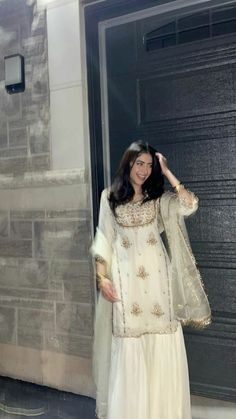 Off White Traditional Outfit, Pakistani Dress Aesthetic, White Desi Clothes, White Desi Dress, Desi Dresses Aesthetic, Traditional Dress Aesthetic, White Traditional Outfit, Sharara Aesthetic, Desi Clothes Aesthetic