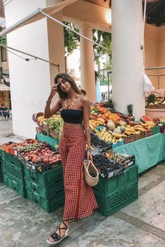 Countryside Wedding Outfit Guest, Italy Outfit Inspo Fall, Hawaii Looks Outfit, Italian Summer Street Style, Aesthetic Cruise Outfits, Summer Pub Outfit, Greece Outfit Ideas Spring, Euro Summer Outfits Midsize, Summer Dress To Impress Outfit