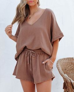 Sumner Cotton Pocketed Frayed Shorts - Camel Ins Street Frayed Shorts, Yellow Fits, Simple Bangle, Maxi Dress Pattern, Strappy Sandals Heels, Linen Style, Necklace Simple, Coin Necklace, Matching Top