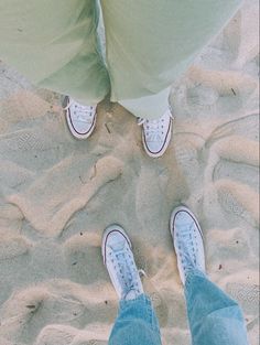 summertime , converse shoes , beach vibes , jeans , summer vibes , beach wallpaper , summer wallpaper , inspo , instagram: @brynna.janelle ootd , outfit of the day , pinterestgirl , pinterestoutfit , pinterestoutfits , pinterestinspo , pinterestvibes , pinterestinspired , pinterestdump , vscogirlvibes , beach , beachgirls , beachlife , summer , summervibes , summerlookbook , summerfashion2022 , outfitinspo , aestheticstyle , fsu , college , sky , clouds , cloudaesthetic , cloud aesthetic , summ Janelle Aesthetic, Summertime Aesthetic, Aesthetic Converse, Beach 2023, Cloud Aesthetic, Converse Aesthetic, Broken Screen Wallpaper, 18th Bday, Wallpaper Summer