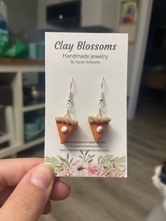 Handmade pumpkin pie clay earrings Clay Inspo, Ear Ring, Pumpkin Pie, Favorite Things Gift, Clay Earrings, Labour Day, Jewelry Earrings Dangle, Etsy Earrings, Polymer Clay