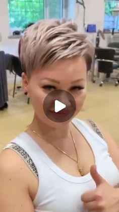 Short Sassy Haircuts, Edgy Pixie Haircuts, Chic Short Hair, Blonde Pixie Hair, Long Pixie Cuts, Face Shape Hairstyles, Short Hair Pixie Cuts, Super Short Hair, Trendy Short Haircuts