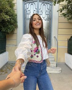 Outfits 2024 Summer, Casual Spring Outfit Inspo 2024, Embroidered Vest Outfits, Floral Vest Outfit, 2023 Outfit Inspiration, Outfits Primavera, Look Boho Chic, Look Adidas, Desi Fashion Casual