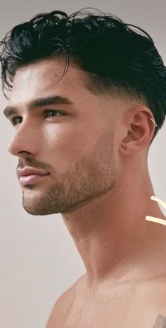 Thick Hair Styles For Men, Middle Part Haircut, Young Men Haircuts, Low Skin Fade, Mens Haircuts Short Hair, Low Fade Haircut, Taper Fade Haircut, Tapered Haircut