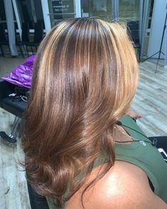 Blonde Tips On Brown Hair Black Women, Different Shades Of Blonde Black Women, Parting Hair For Highlights, Hair Colors For Light Skin Tones, Cherry Blonde, Dyed Curly Hair, Girl Hair Colors