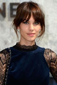 Warning: You're probably going to want to chop bangs after reading this. Hairstyle Twist, Alexa Chung Hair, Hairstyle Accessories, Hairstyle Photo, Long Face Haircuts, Pony Hairstyles, Photo Hair, Long Face Shapes, Hair 101