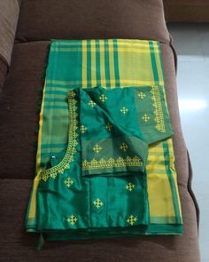 Kach Work Designs For Blouses, Work Designs For Blouses, Kutchwork Designs, Kutchi Embroidery, Blouse Works, Bal Gopal, Kutch Work Designs, Navratri Dress