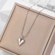 Temperament Minimalist Cute Heart Pendant Chain Necklace – Stylish Stainless Steel Jewelry for Women Embrace elegance with our Temperament Minimalist Cute Heart Pendant Chain Necklace. This stylish piece features a dainty heart pendant on a sleek stainless steel chain, designed for women who appreciate minimalist and aesthetic jewelry. Perfect for adding a touch of sophistication to any outfit, this necklace is both charming and versatile. Ideal for parties, special occasions, or everyday wear, Van Cleef Necklace, Dior Necklace, Tiffany And Co Necklace, Tiffany Necklace, Kendra Scott Necklace, Cute Heart, Delicate Jewelry, Stainless Steel Pendant, Cross Pendant Necklace