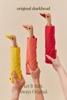 Sustainable Duck Umbrella designed by Original Duckhead Duck Umbrella, Yellow Umbrella, Best Umbrella, Compact Umbrella, Rain Umbrella, The Duck, Environmentally Conscious, Rings Cool, Reusable Bags