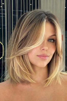 Unlock Your Style: Embrace Elegance With The 45 Lob And Curtain Bangs - ReenaSidhu Bob Lung, Portret Feminin, Haircuts 2024, Mom Cut, Long Bob Haircuts, Lob Hairstyle, Lob Haircut, Shoulder Length Hair Cuts, Long Bob Hairstyles